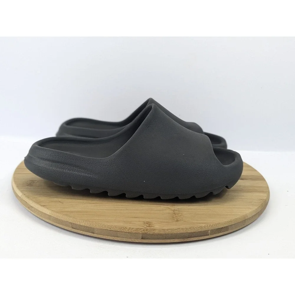 Adidas Yeezy Slide Onyx Sandals Slip On Size 8 Comfort Casual Streetwear